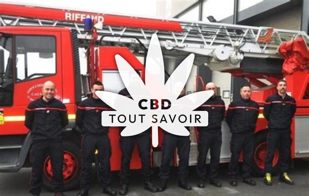 Village à Periers-en-Auge avec feuille Cannabis CBD