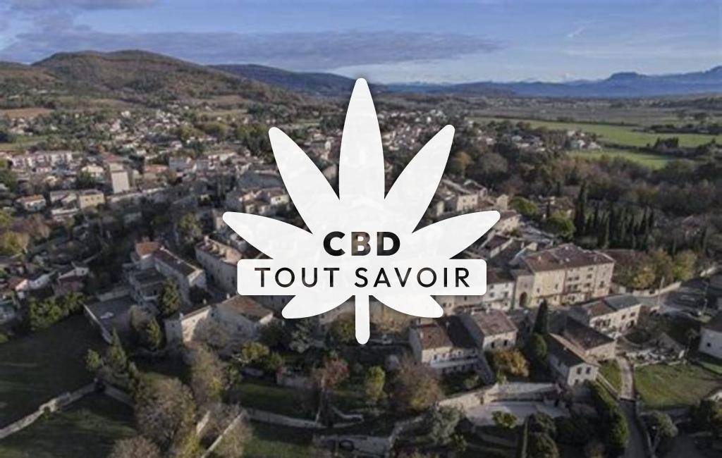 Village à Saint-Marcel-les-Sauzet avec feuille Cannabis CBD