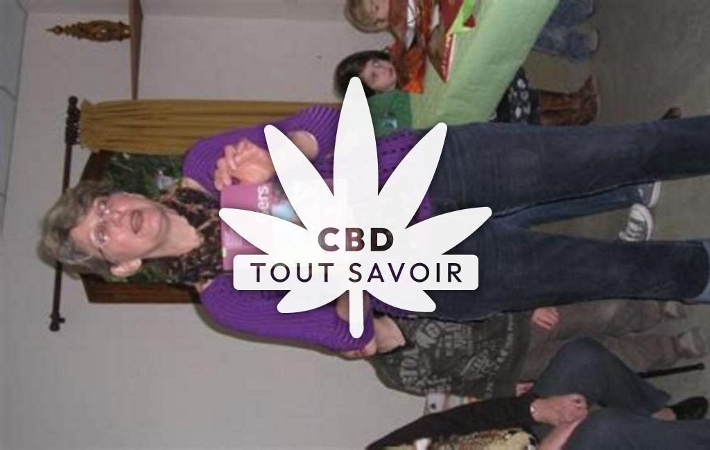 Village à Roquelaure-Saint-Aubin avec feuille Cannabis CBD