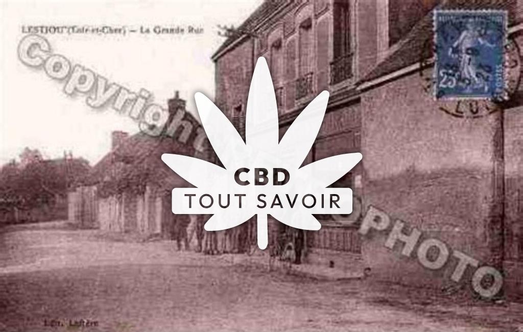 Village à Lestiou avec feuille Cannabis CBD