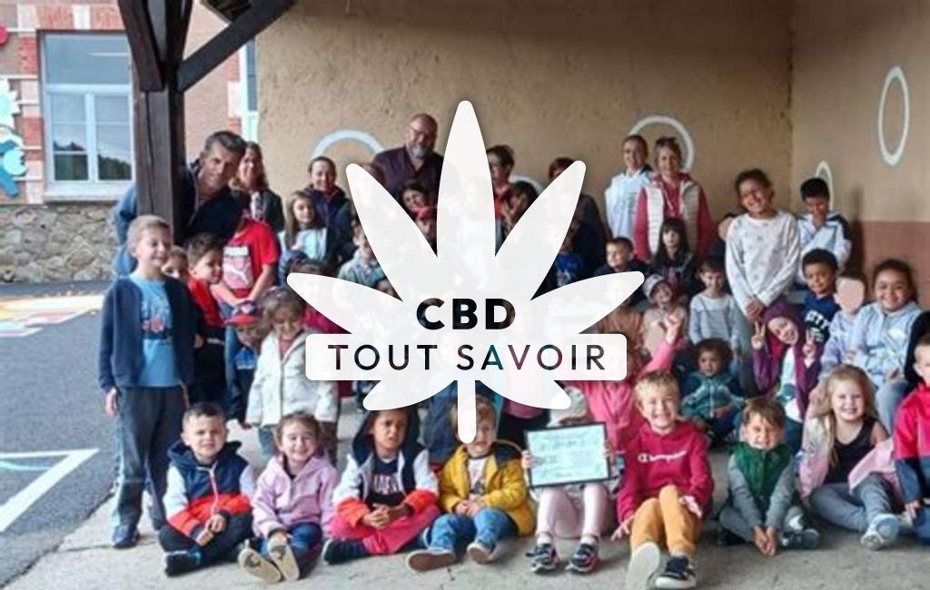 Village à Auzat-la-Combelle avec feuille Cannabis CBD