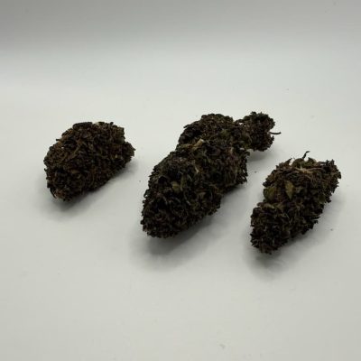 Fleurs de CBD Blue Meringue cultivées dans le Berry