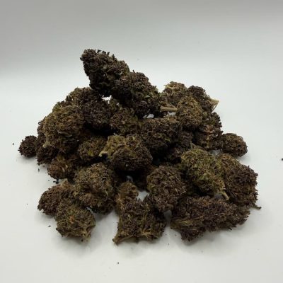 Fleurs de CBD Blue Meringue du Berry présentées dans un bocal