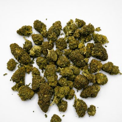 Détail de la fleur CBD Tropical puissante mettant en valeur sa texture et sa qualité premium