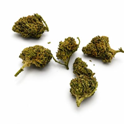 Six fleurs CBD Premium Puissant photographiées en gros plan
