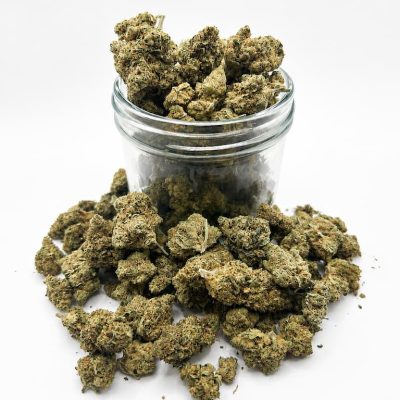 Fleurs Amnesia Haze CBD dans un pot en verre