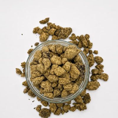 Détail de la Moon Rock CBD Premium révélant sa texture unique et sa qualité haut de gamme