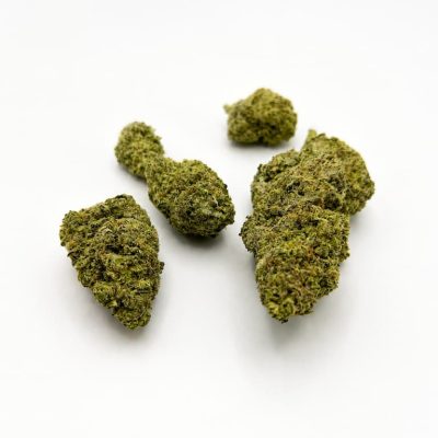 Cinq fleurs CBD Plutonium Premium photographiées en détail